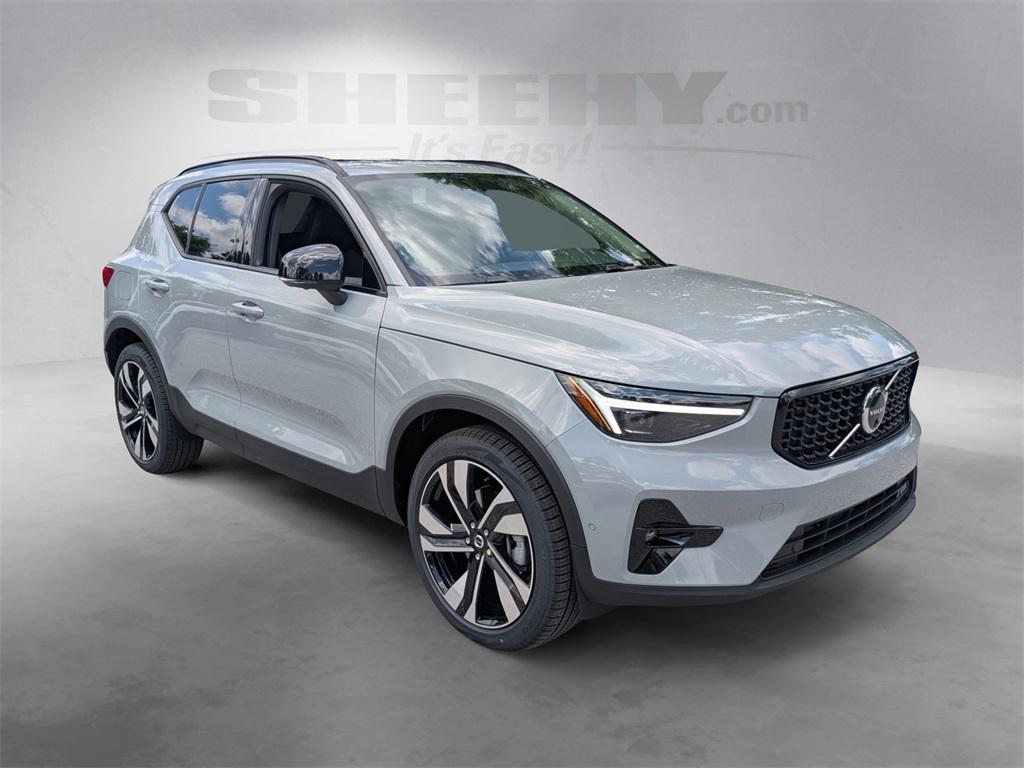new 2025 Volvo XC40 car, priced at $38,810
