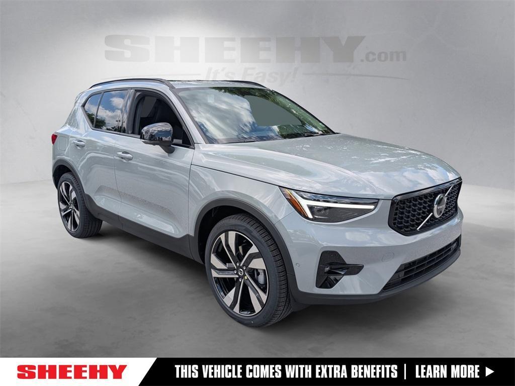 new 2025 Volvo XC40 car, priced at $38,810