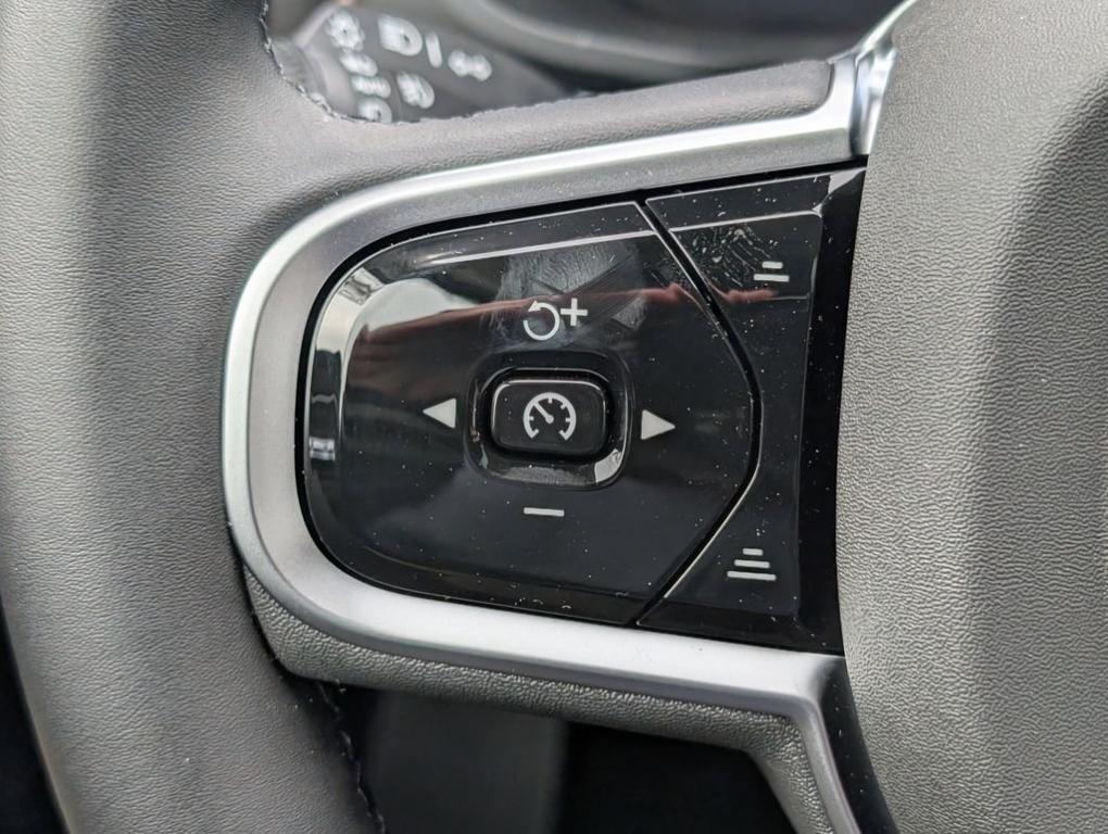 new 2026 Volvo XC60 car, priced at $58,583