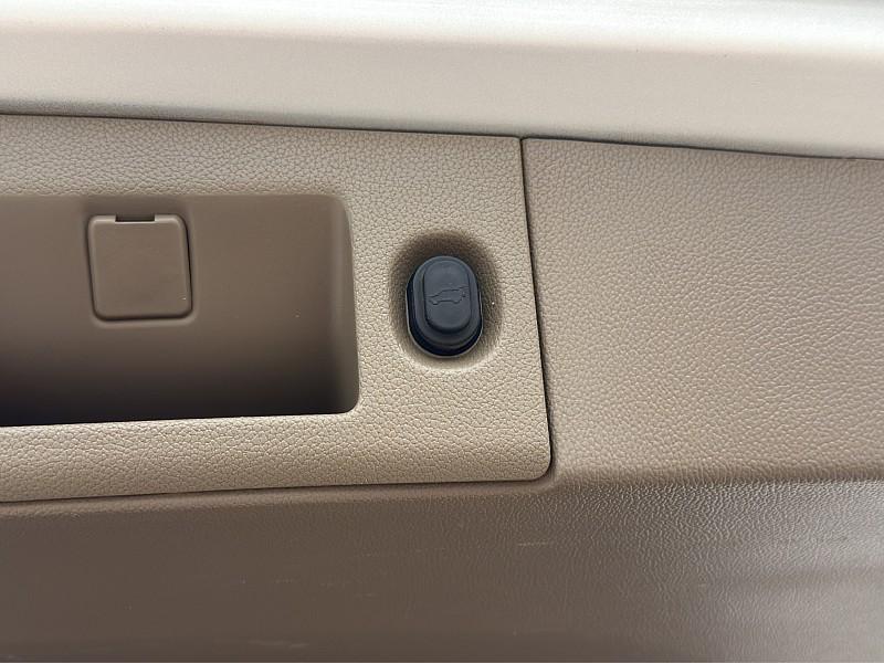 used 2019 GMC Yukon XL car, priced at $21,298