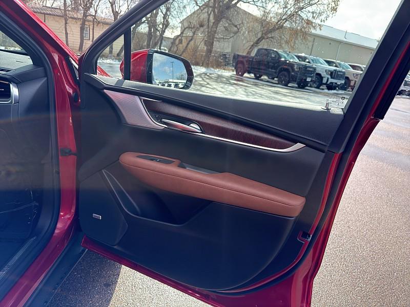 new 2026 Cadillac XT5 car, priced at $65,439