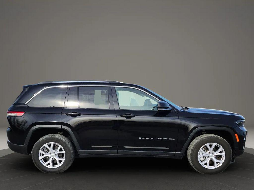 used 2022 Jeep Grand Cherokee car, priced at $34,750