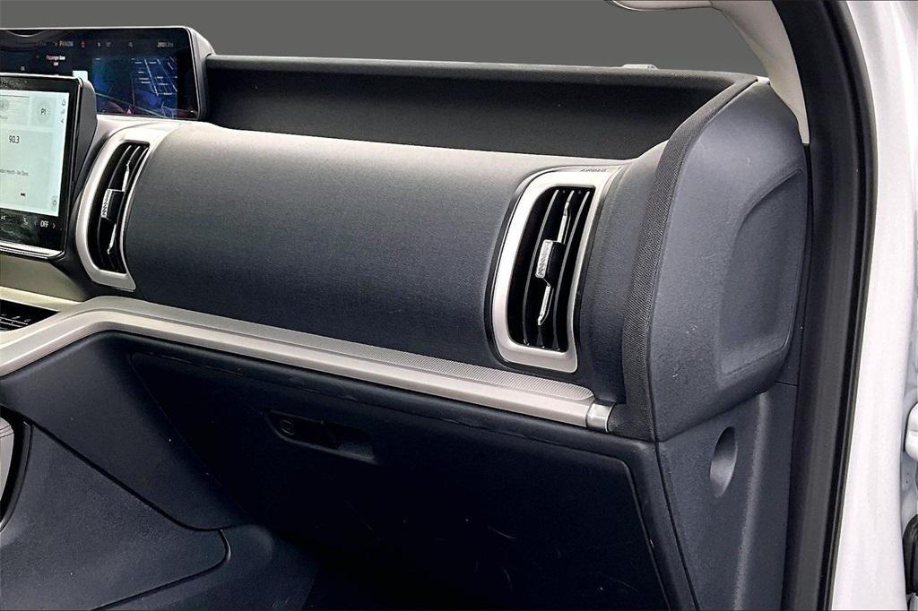 used 2025 Ford Expedition car, priced at $59,195