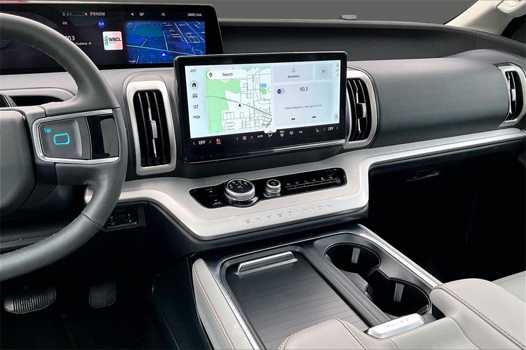 used 2025 Ford Expedition car, priced at $59,195