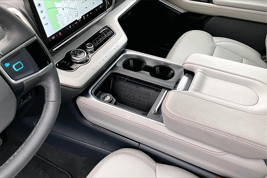 used 2025 Ford Expedition car, priced at $59,195