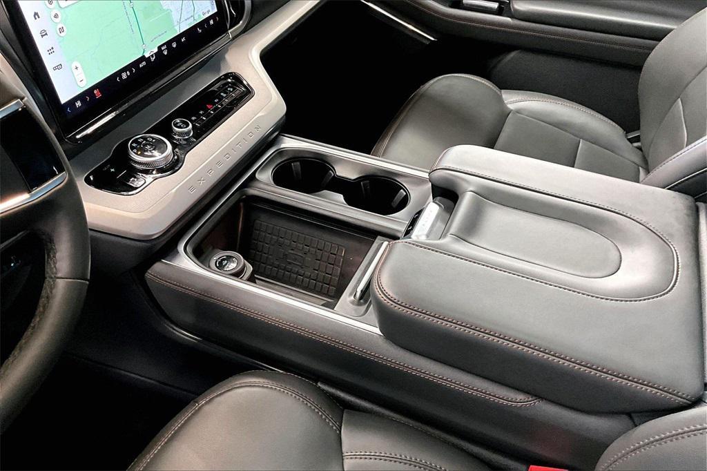 used 2025 Ford Expedition car, priced at $60,053