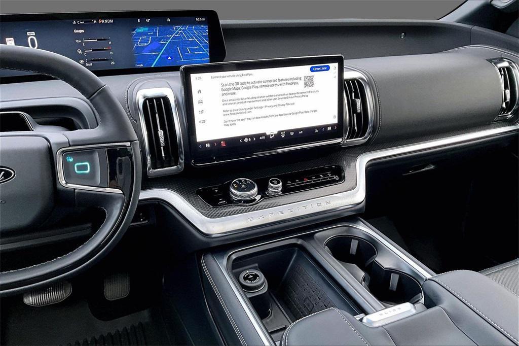 new 2025 Ford Expedition car, priced at $80,989