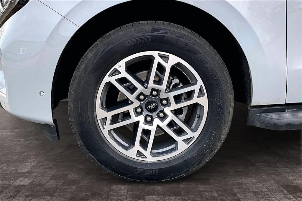 used 2025 Ford Expedition car, priced at $60,393