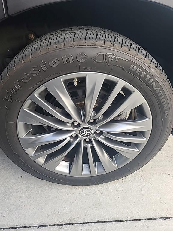 used 2020 Toyota Highlander Hybrid car, priced at $38,995