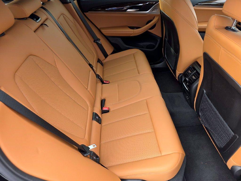 BMW X3 view 23