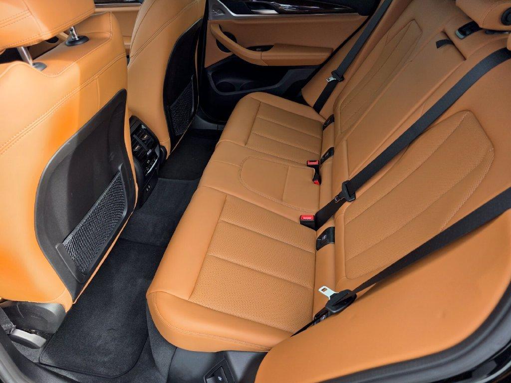 BMW X3 view 14