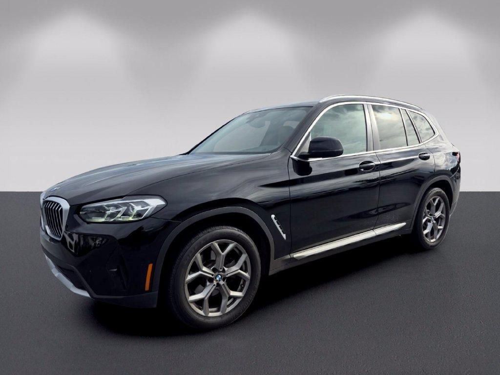 BMW X3 view 8