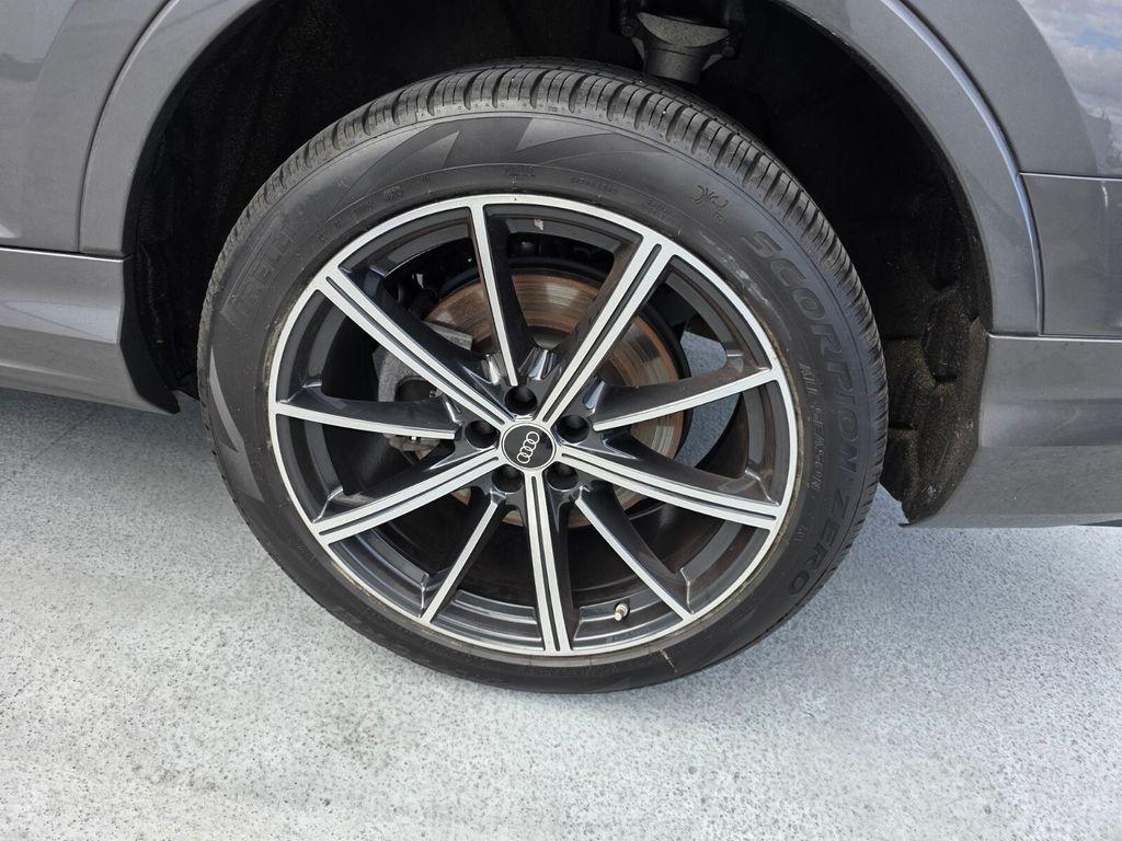 used 2025 Audi Q7 car, priced at $49,400