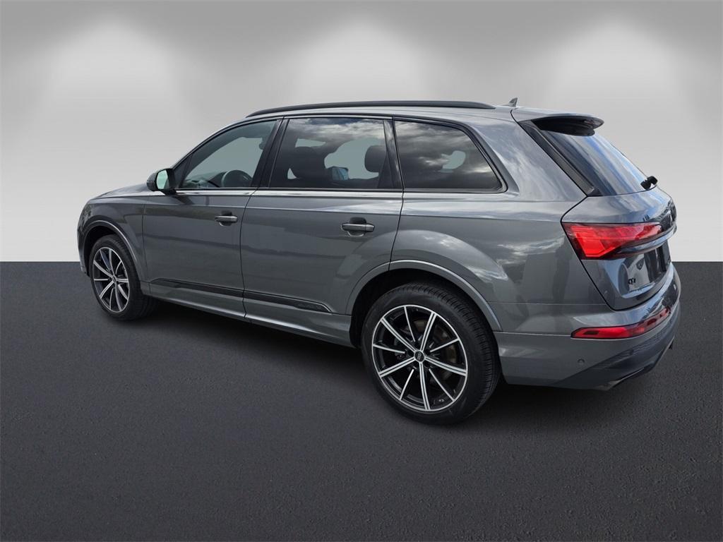 used 2025 Audi Q7 car, priced at $50,995