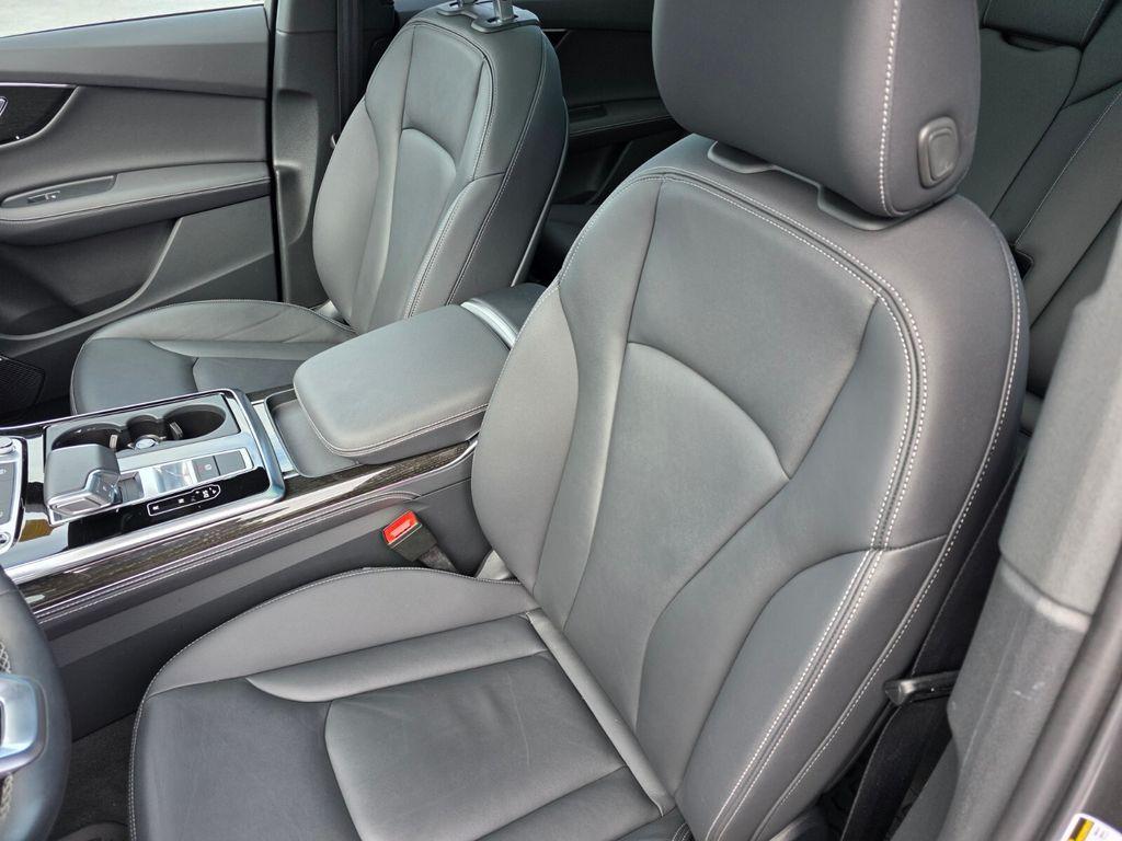 used 2025 Audi Q7 car, priced at $49,400