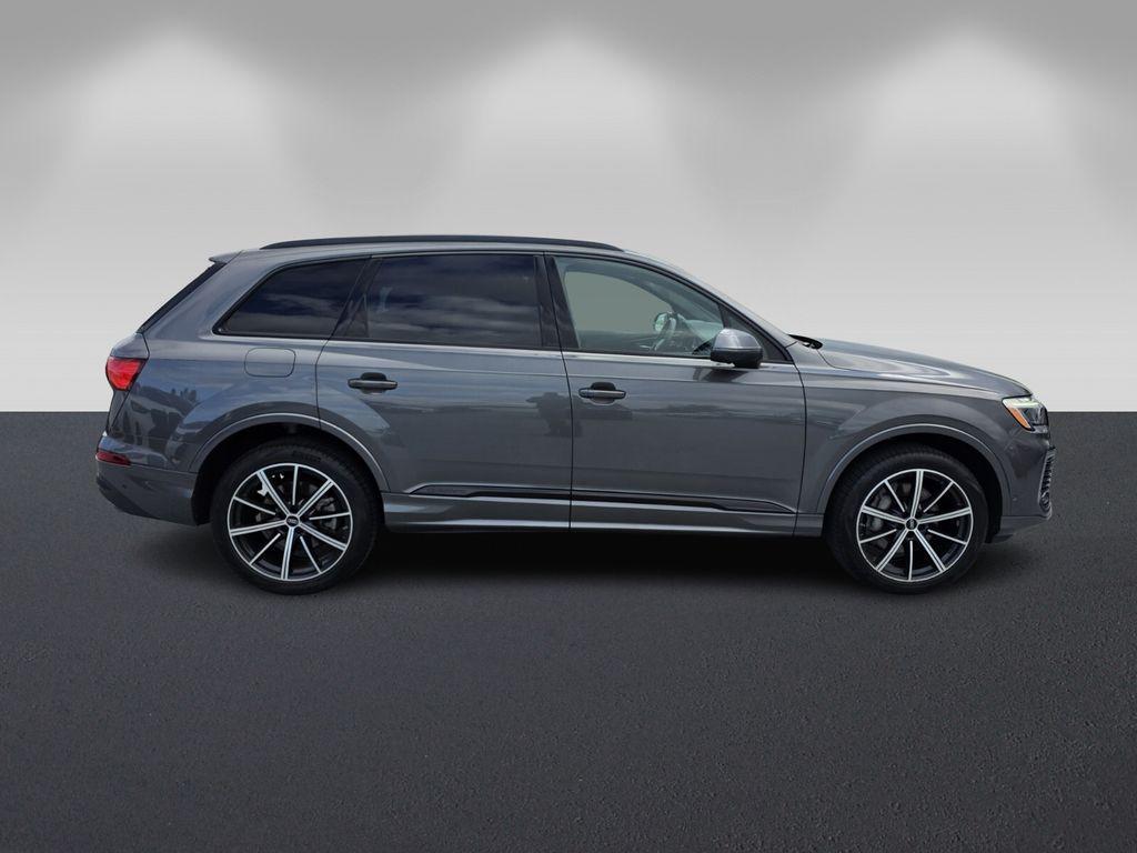 used 2025 Audi Q7 car, priced at $49,400