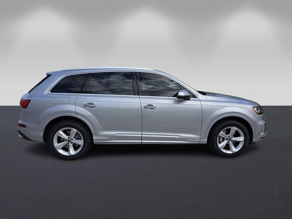 used 2022 Audi Q7 car, priced at $33,200