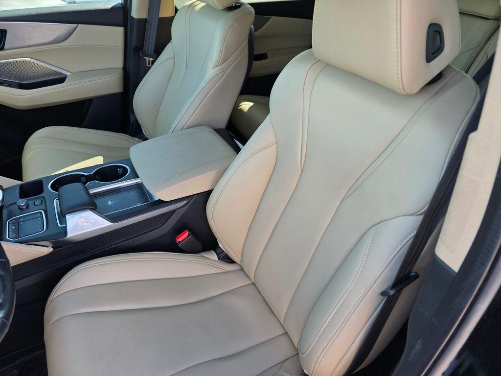 used 2024 Acura MDX car, priced at $38,999