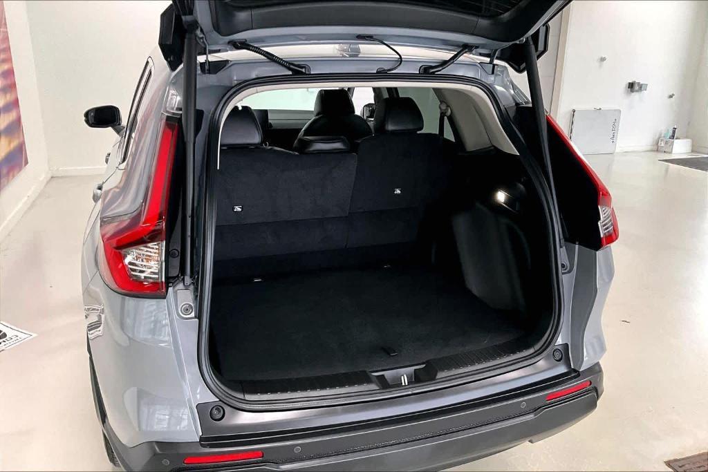 used 2025 Honda CR-V car, priced at $35,997