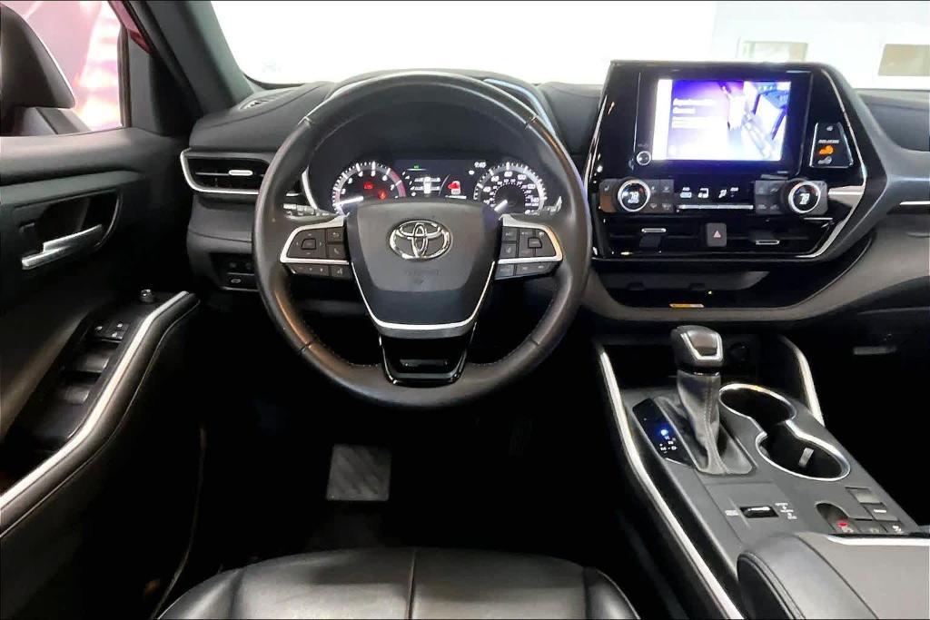 used 2023 Toyota Highlander car, priced at $42,157