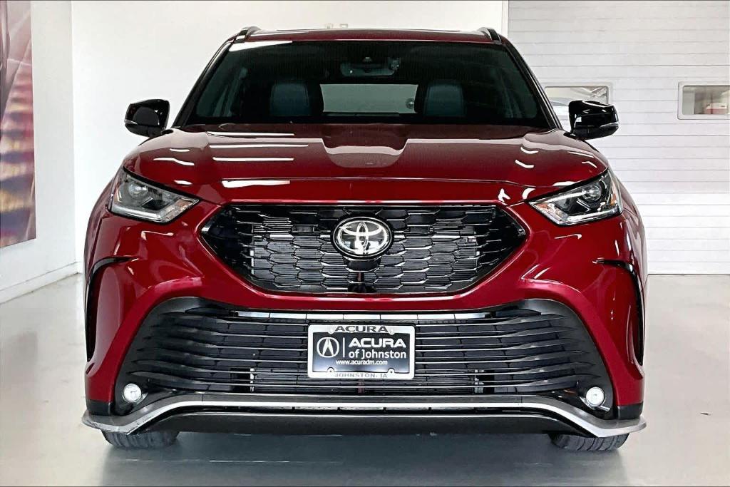 used 2023 Toyota Highlander car, priced at $42,157