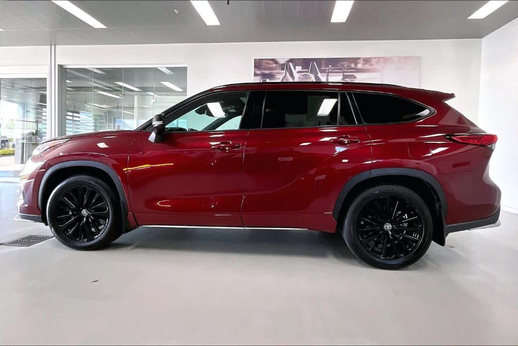 used 2023 Toyota Highlander car, priced at $42,157