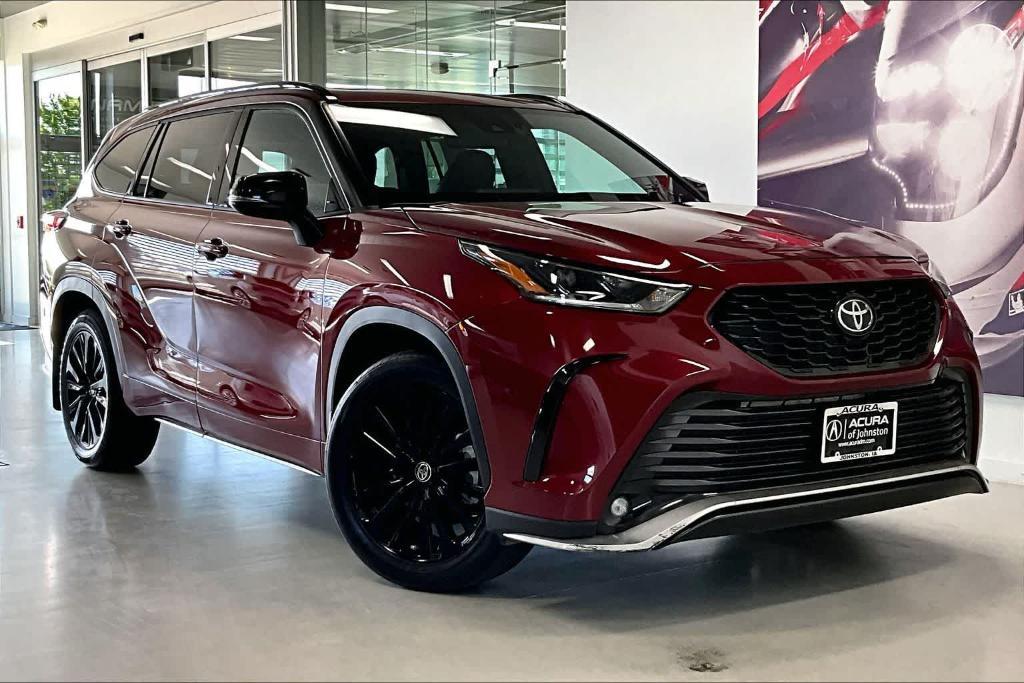used 2023 Toyota Highlander car, priced at $42,157