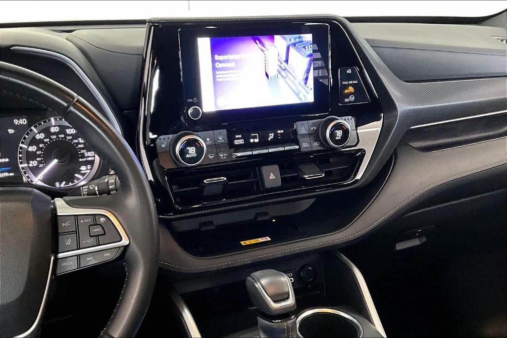 used 2023 Toyota Highlander car, priced at $42,157