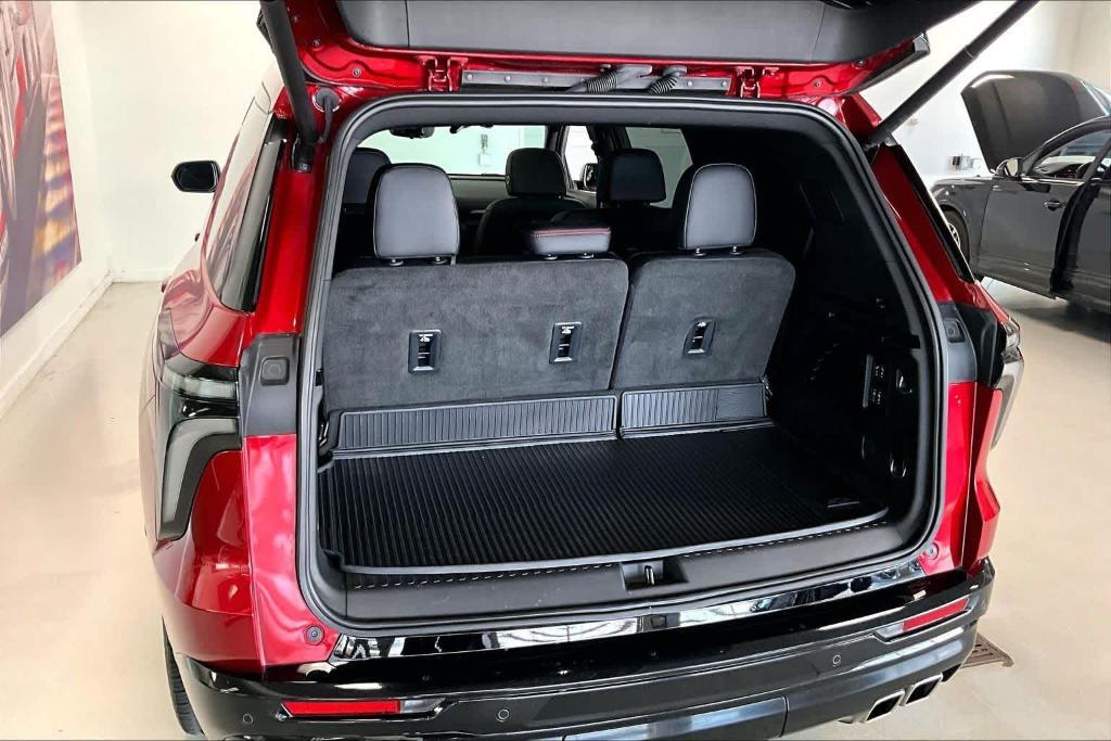 used 2024 Chevrolet Traverse car, priced at $49,947