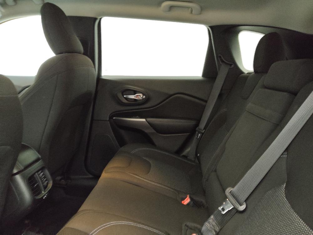 used 2019 Jeep Cherokee car, priced at $17,195