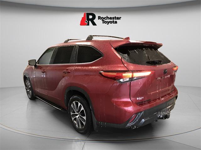 used 2022 Toyota Highlander car, priced at $28,991