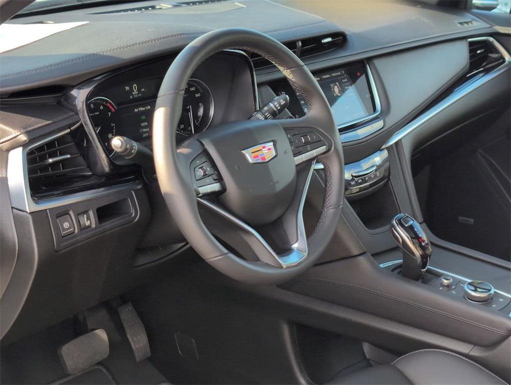 used 2025 Cadillac XT6 car, priced at $44,999