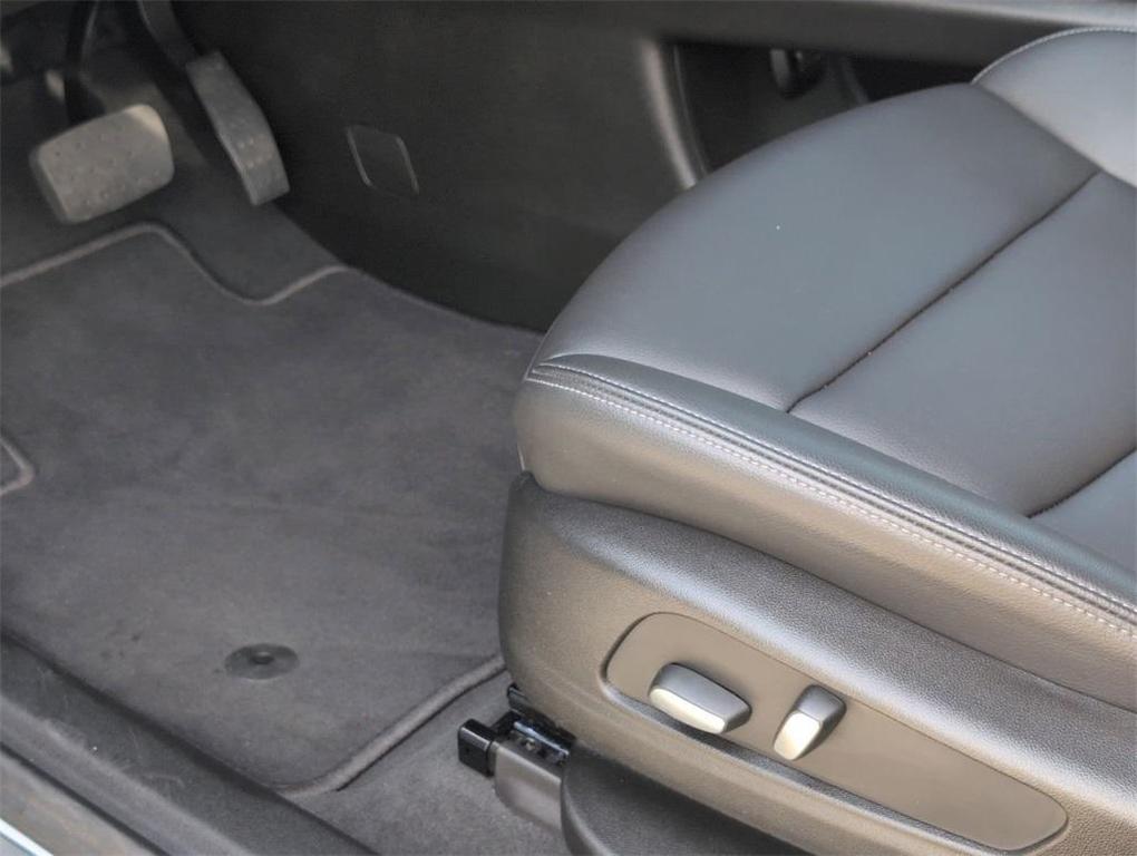 used 2025 Cadillac XT6 car, priced at $44,999