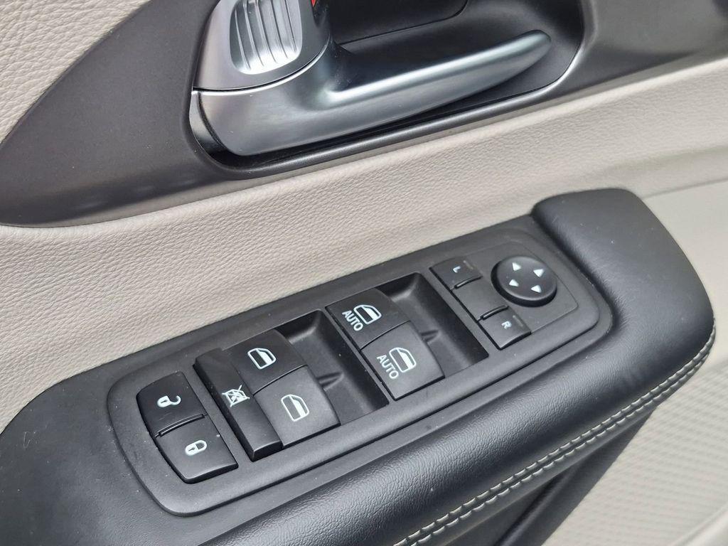 used 2023 Chrysler Pacifica car, priced at $22,998