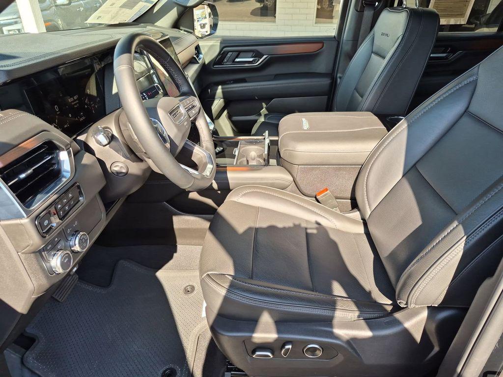 used 2025 GMC Yukon car, priced at $69,498