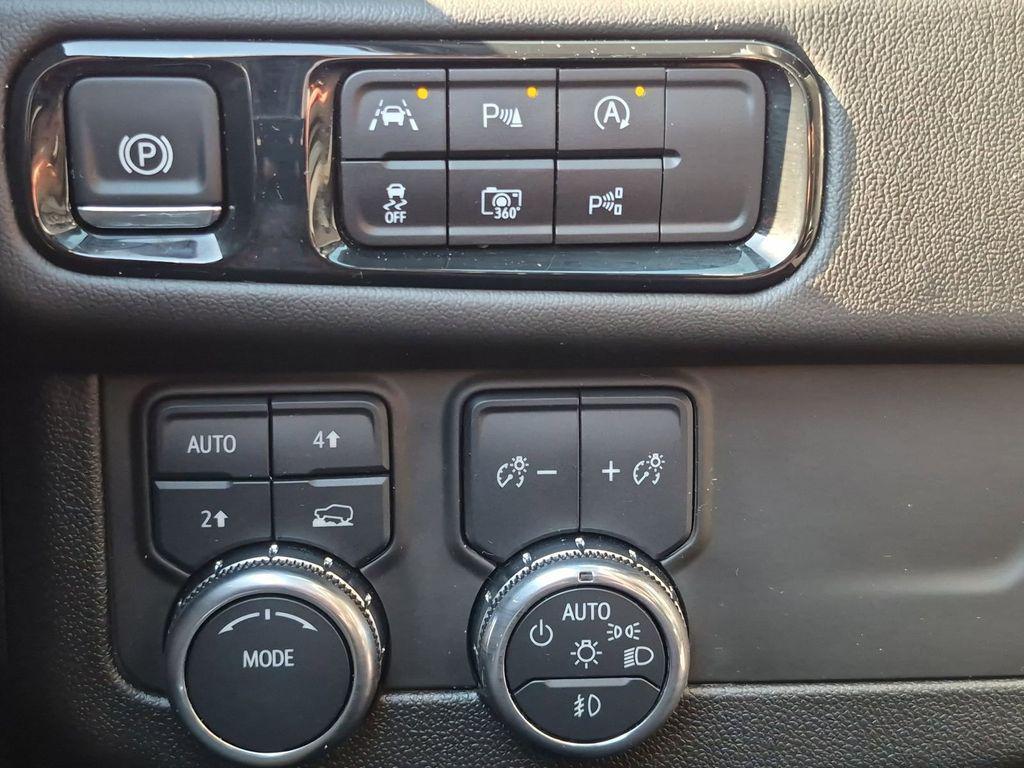 used 2025 GMC Yukon car, priced at $69,498
