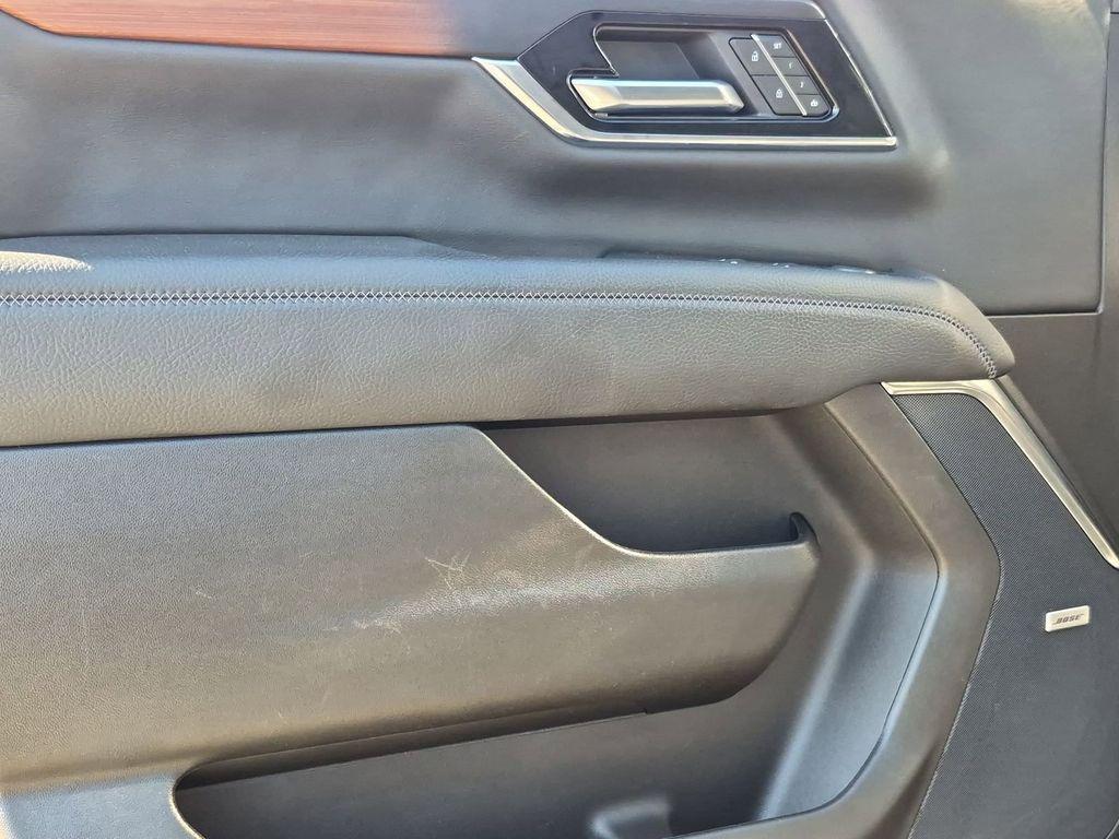 used 2025 GMC Yukon car, priced at $69,498
