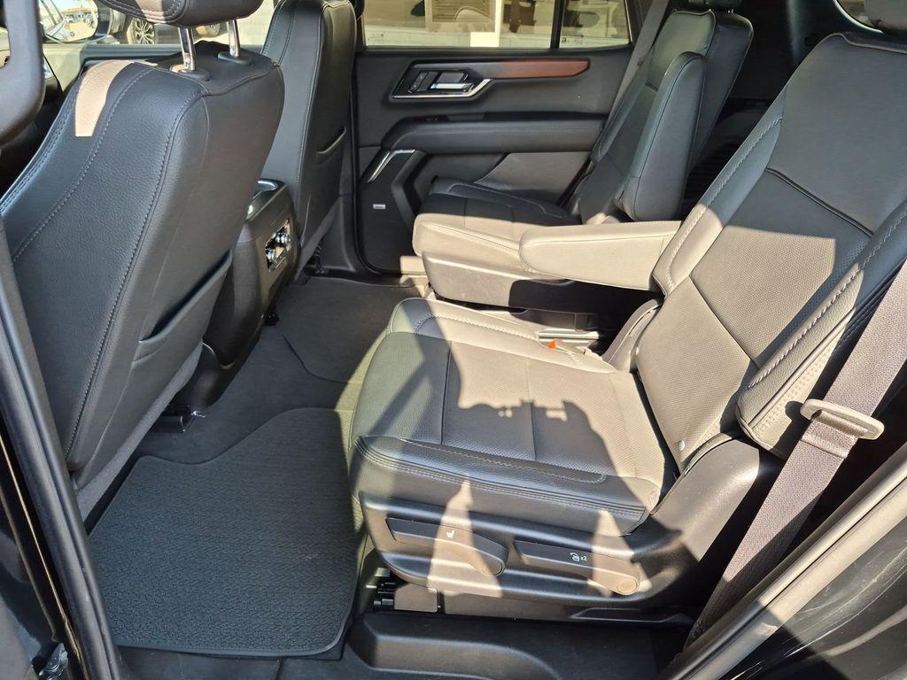 used 2025 GMC Yukon car, priced at $69,498