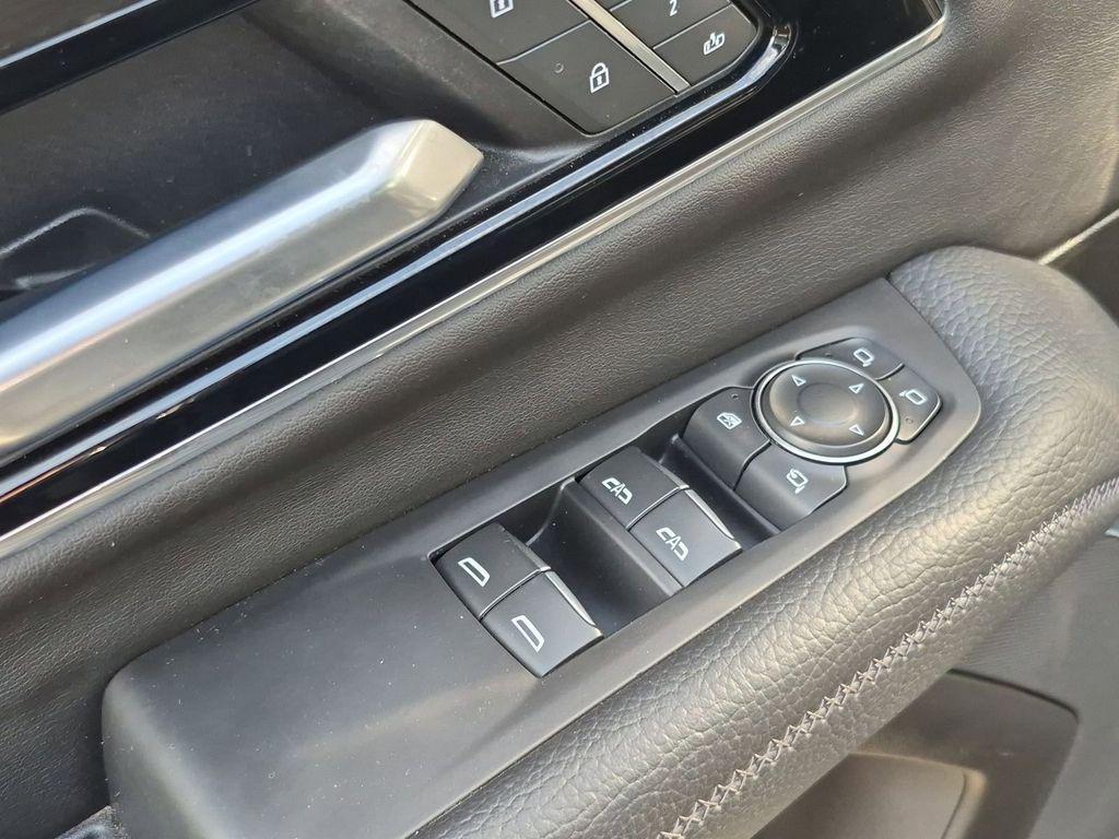 used 2025 GMC Yukon car, priced at $70,998