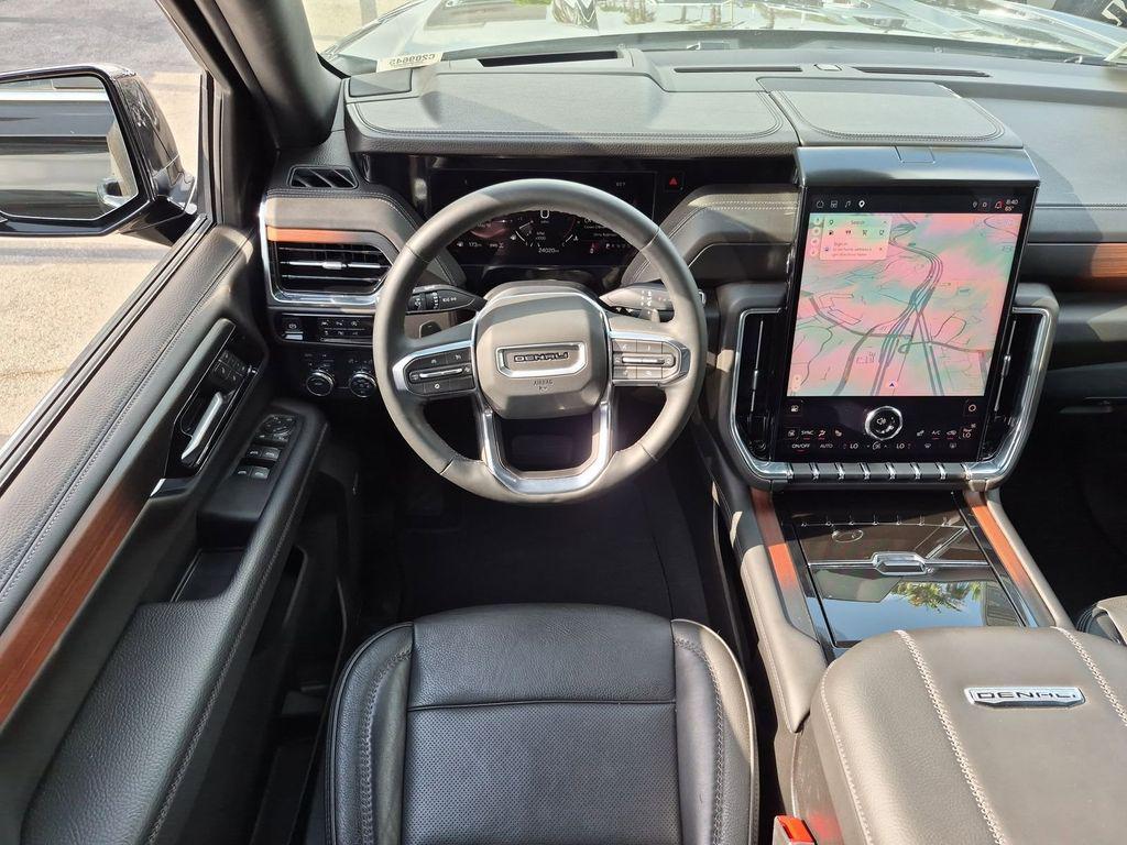 used 2025 GMC Yukon car, priced at $70,998