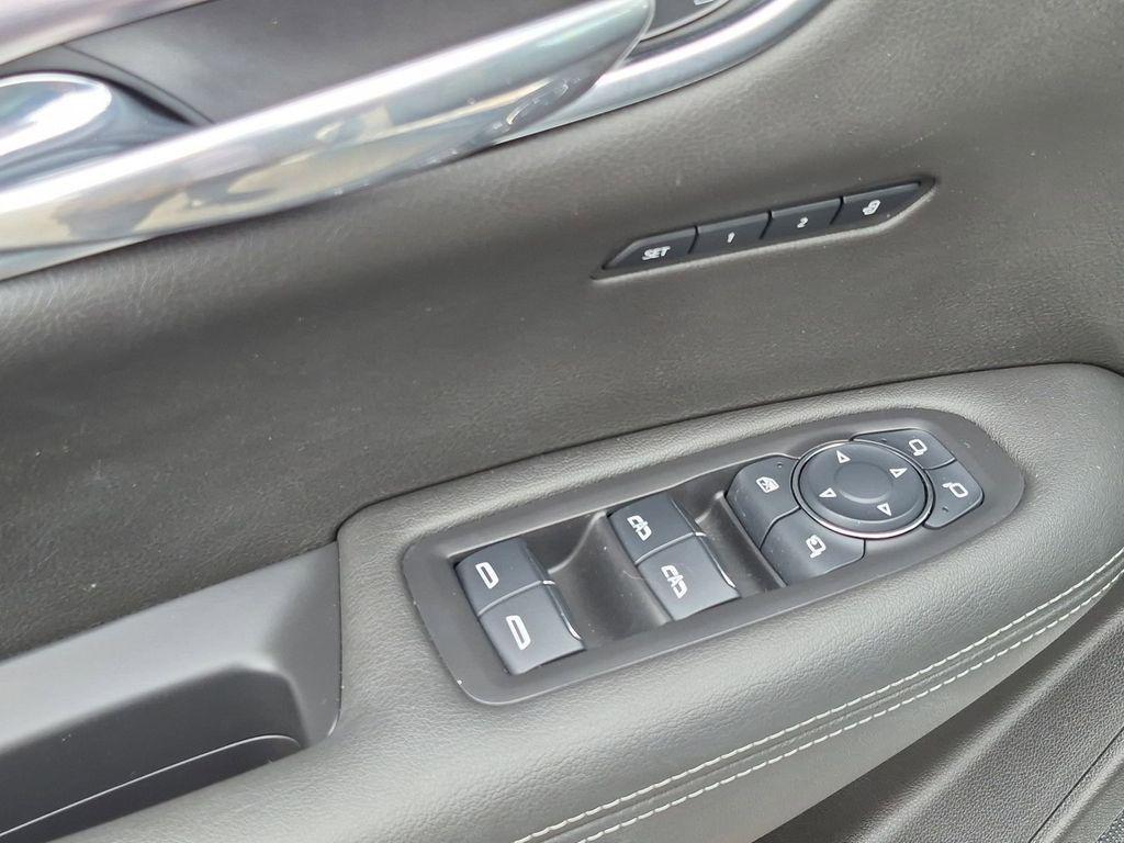 used 2023 Cadillac XT6 car, priced at $34,498