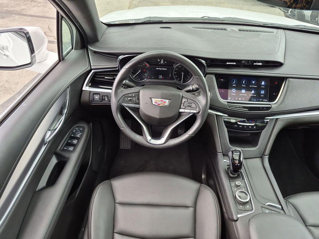 used 2023 Cadillac XT6 car, priced at $34,498