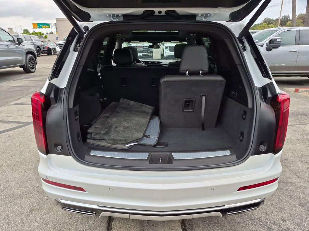 used 2023 Cadillac XT6 car, priced at $34,498