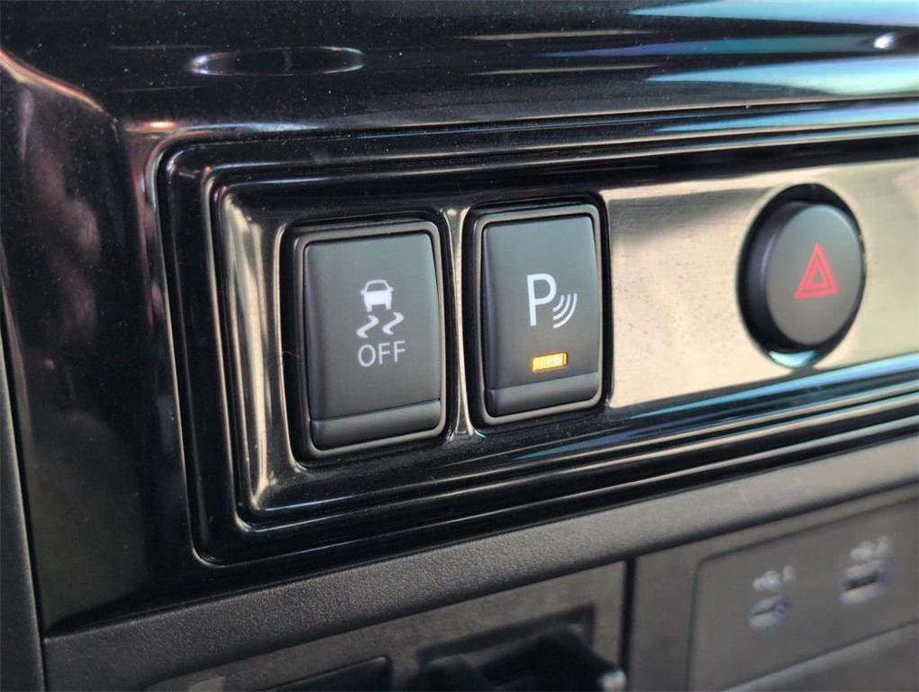 used 2024 Nissan Titan car, priced at $33,398