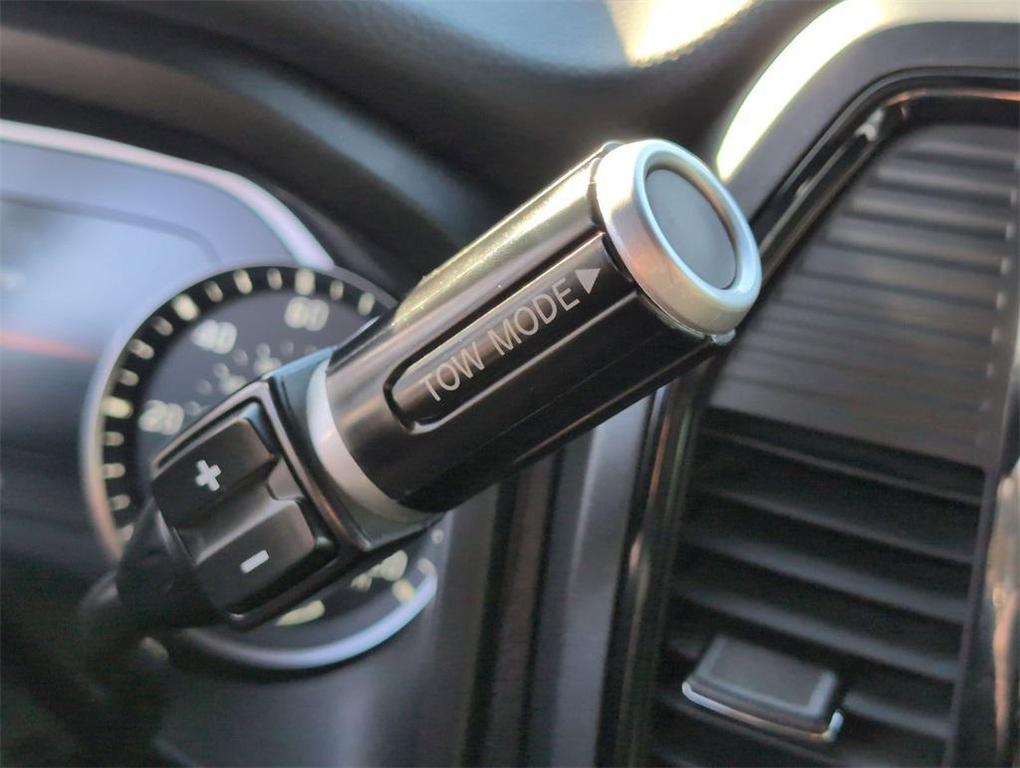 used 2024 Nissan Titan car, priced at $33,398