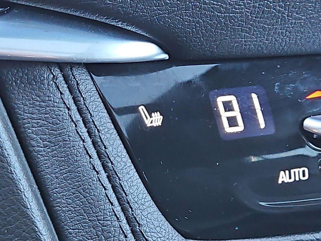 used 2025 Cadillac XT6 car, priced at $45,998