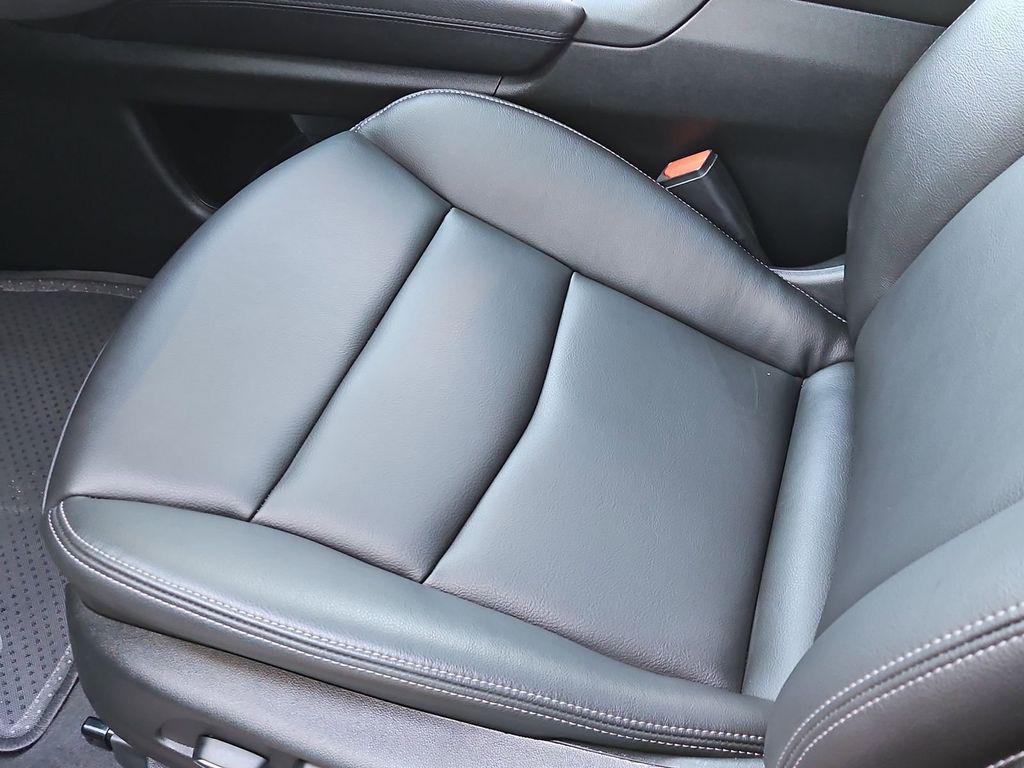 used 2025 Cadillac XT6 car, priced at $45,998