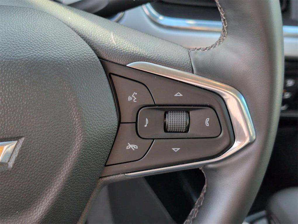 used 2025 Chevrolet Trax car, priced at $18,777