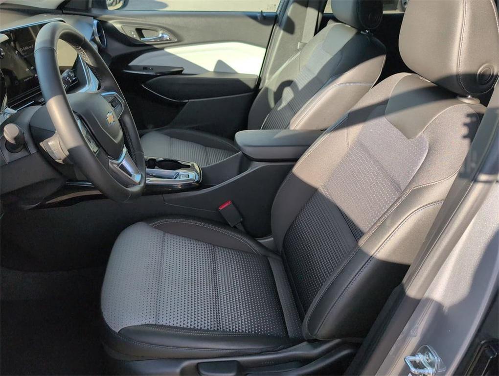 used 2025 Chevrolet Trax car, priced at $18,777