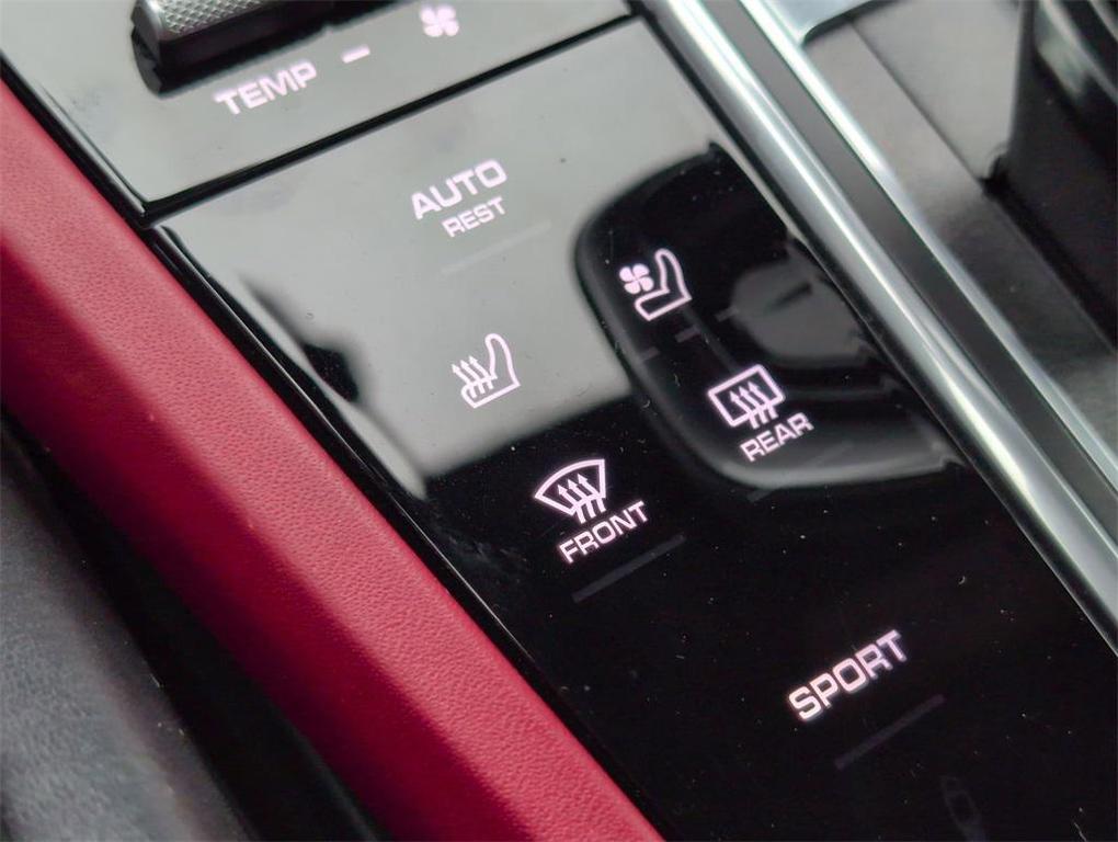 used 2021 Porsche Cayenne car, priced at $43,888